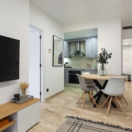 Cozy Apartment Les Corts Barcelona Exterior photo
