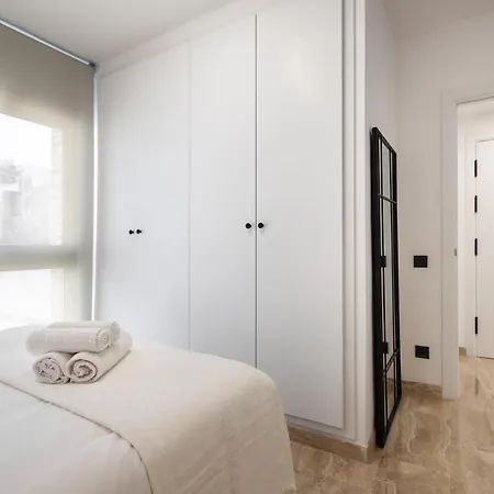 Cozy Apartment Les Corts Barcelona Exterior photo