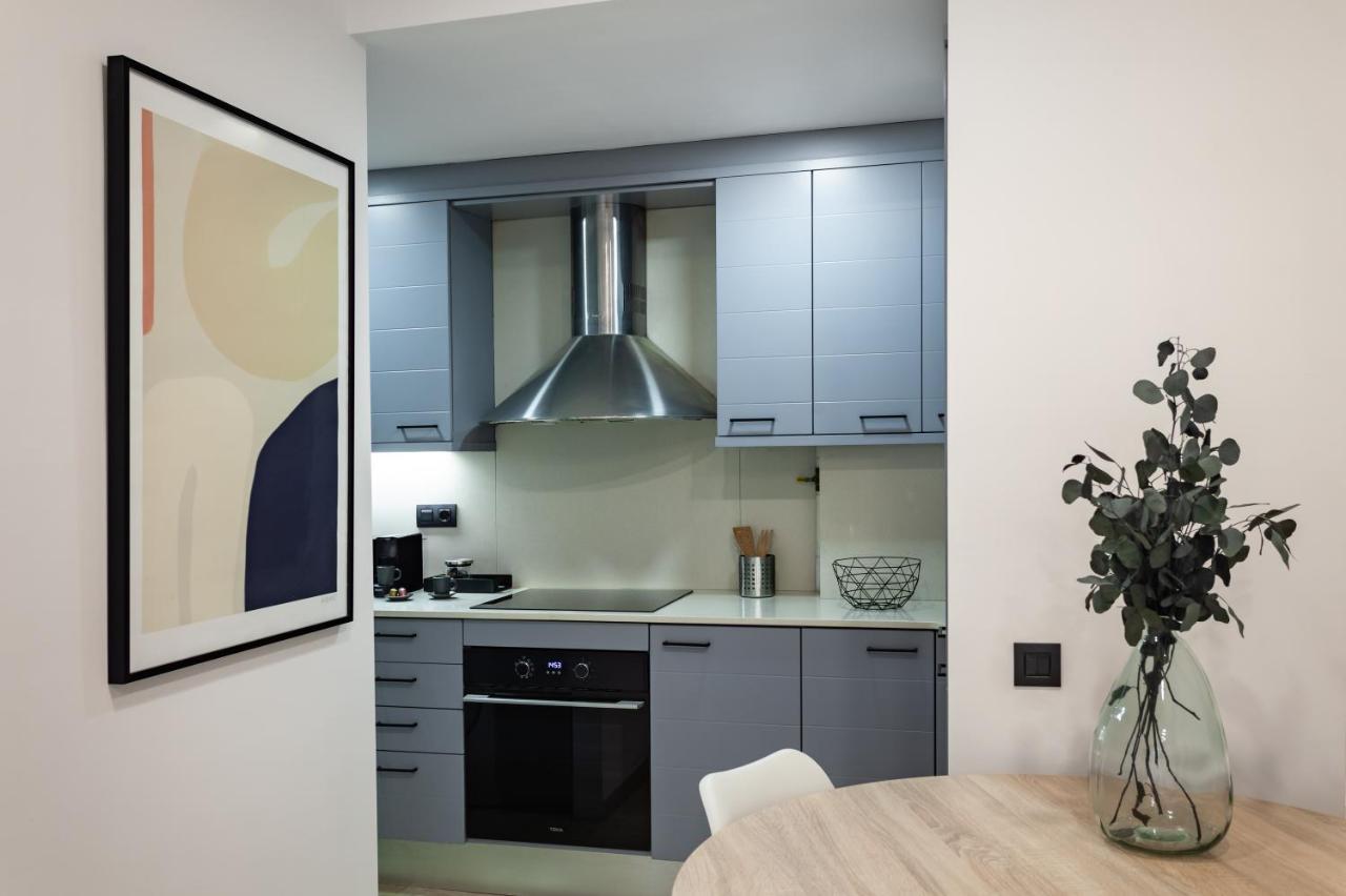Cozy Les Corts Apartment Barcelona